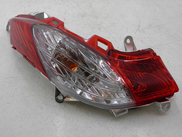 photo de RECHTS ACHTERLICHT HONDA FES S-WING SWING ABS 125 (2007 - 2015) - Hoofdaanzicht