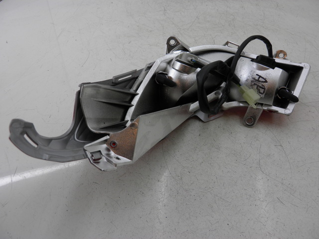 photo de RECHTS ACHTERLICHT HONDA FES S-WING SWING ABS 125 (2007 - 2015) - Detail van het onderdeel