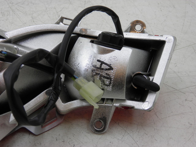 photo de RECHTS ACHTERLICHT HONDA FES S-WING SWING ABS 125 (2007 - 2015) - Staat van het oppervlak