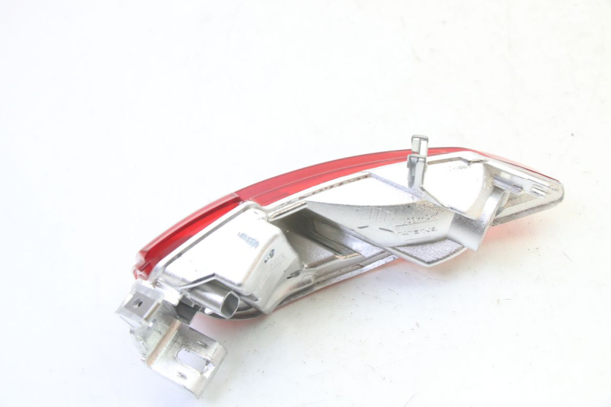 photo de RECHTS ACHTERLICHT PIAGGIO MP3 HPE 310 (2024 - 2025) - Zoom op gebruiksstaat