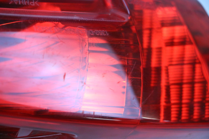 photo de RECHTS ACHTERLICHT PIAGGIO MP3 HPE 300 (2019 - 2026) - Zoom op gebruiksstaat