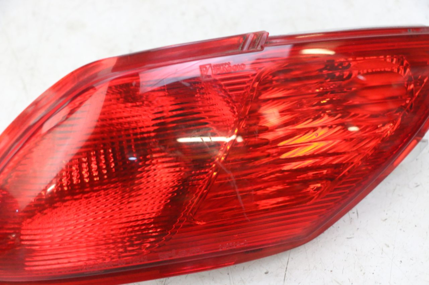 photo de RECHTS ACHTERLICHT PIAGGIO MP3 LT 300 (2010 - 2016) - Markeringen en referenties