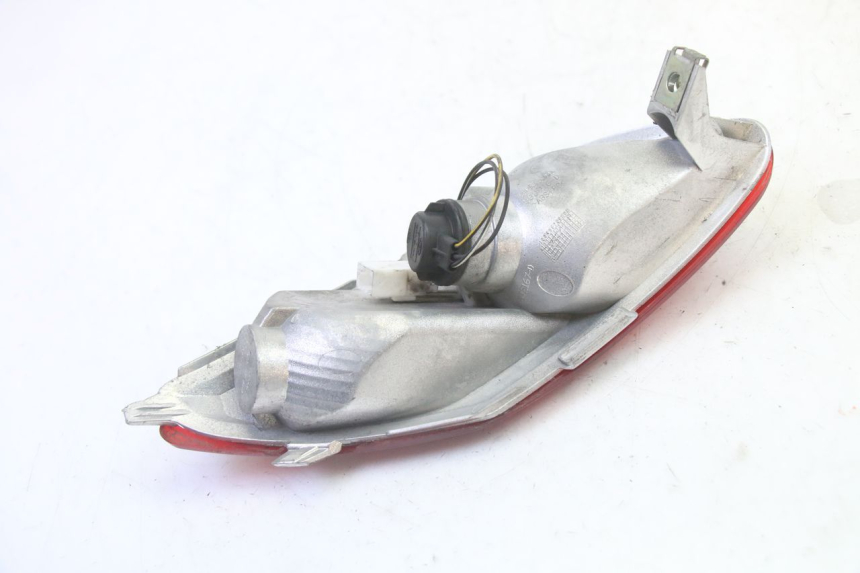 photo de RECHTS ACHTERLICHT PIAGGIO MP3 LT 300 (2010 - 2016) - Bevestigingspunten