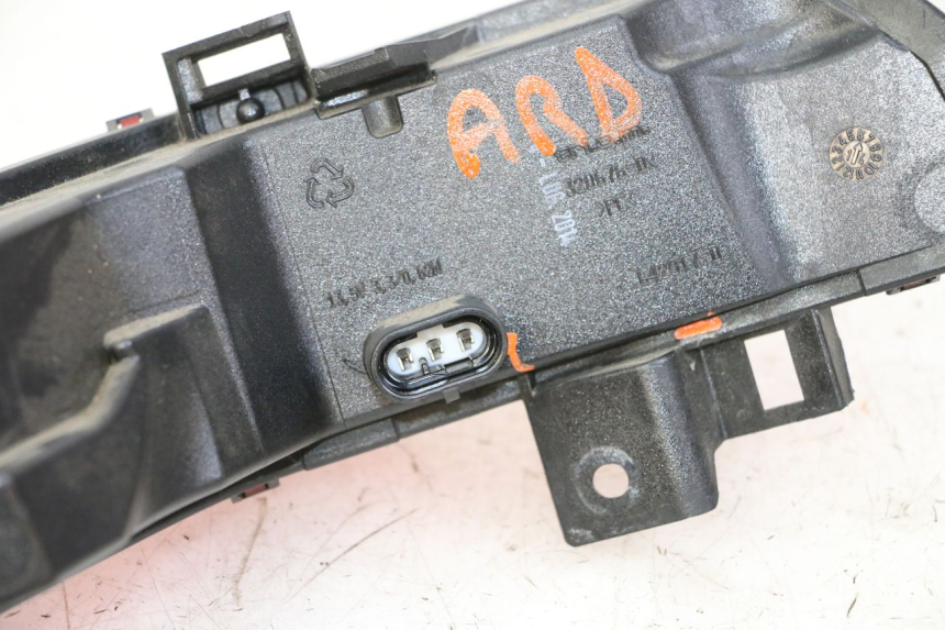 photo de RECHTS ACHTERLICHT PIAGGIO MP3 500 (2014 - 2017) - Staat van het oppervlak