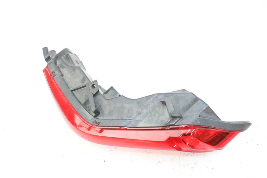 photo de RECHTS ACHTERLICHT PIAGGIO MP3 500 (2014 - 2017) - Gecontroleerd onderdeel