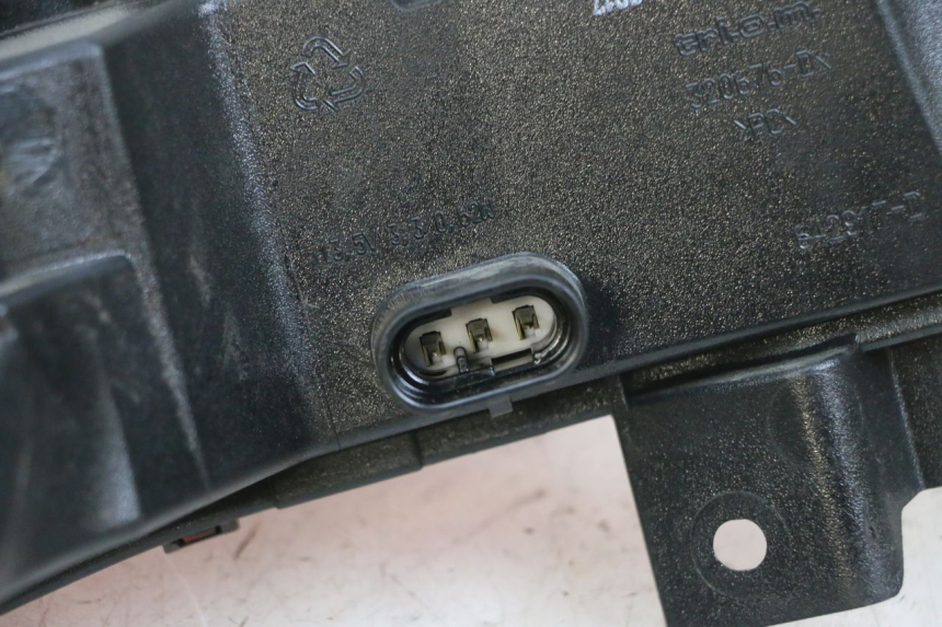 photo de RECHTS ACHTERLICHT PIAGGIO MP3 500 (2016 - 2018) - Markeringen en referenties