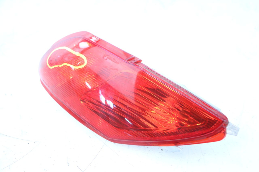 photo de RECHTS ACHTERLICHT PIAGGIO MP3 500 (2011 - 2015) - Kenmerkende details