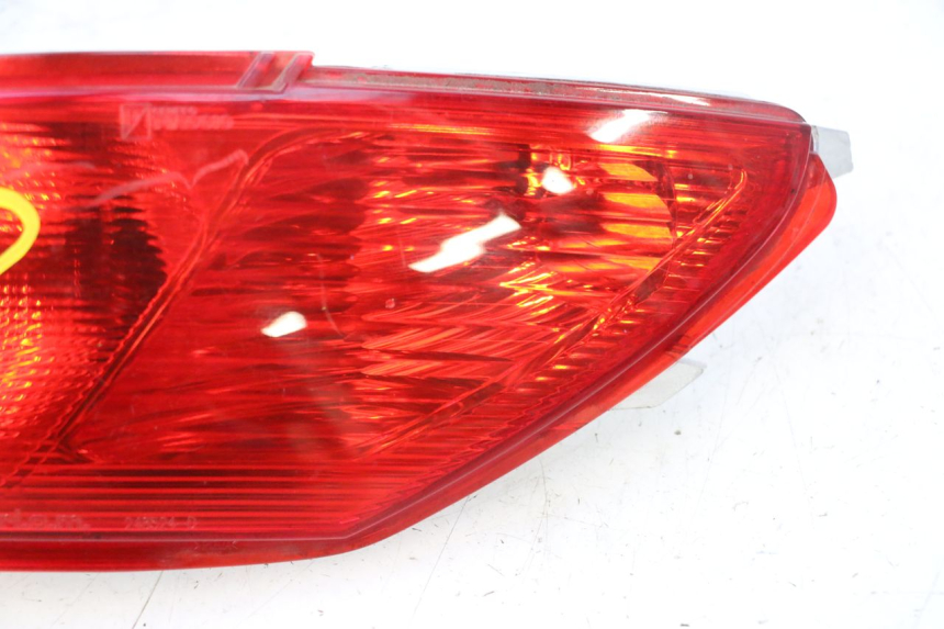 photo de RECHTS ACHTERLICHT PIAGGIO MP3 500 (2011 - 2015) - Zoom op componenten