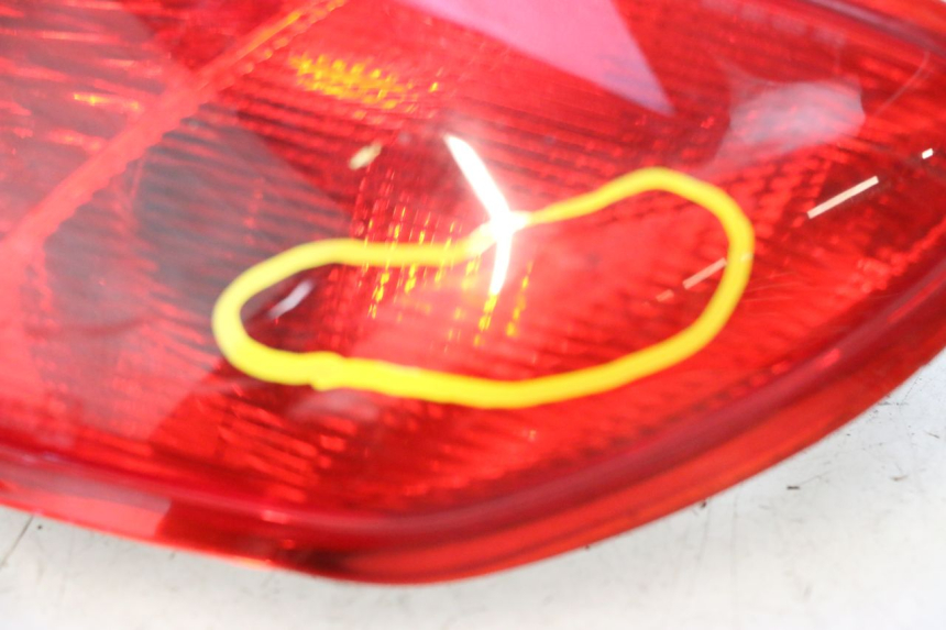 photo de RECHTS ACHTERLICHT PIAGGIO MP3 500 (2011 - 2015) - Markeringen en referenties