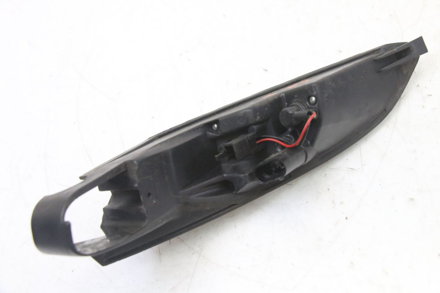 photo de RECHTS ACHTERLICHT PEUGEOT SATELIS 125 (2013 - 2018) - Bevestigingspunten