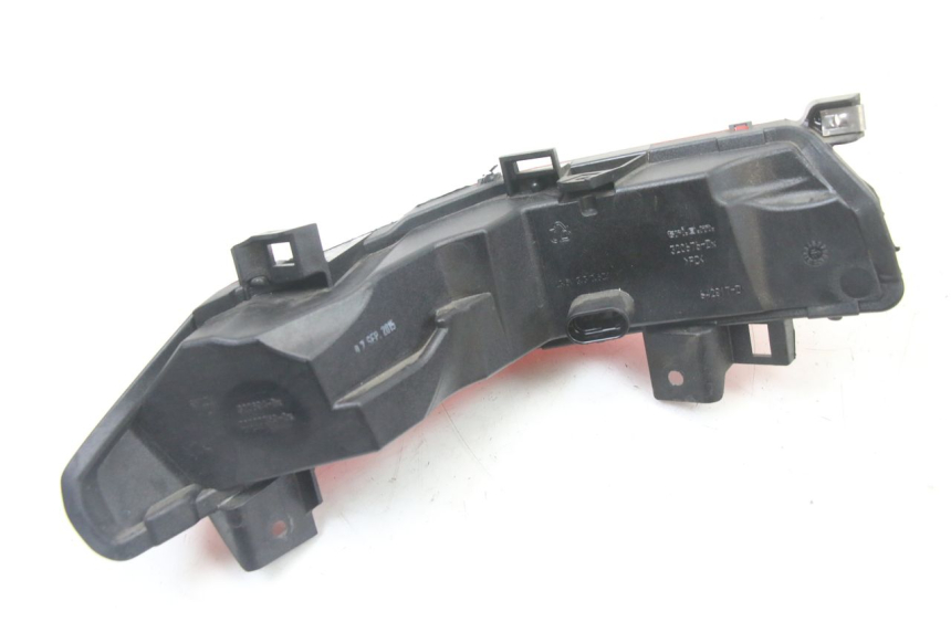 photo de RECHTS ACHTERLICHT PIAGGIO MP3 500 (2014 - 2017) - Bevestigingspunten