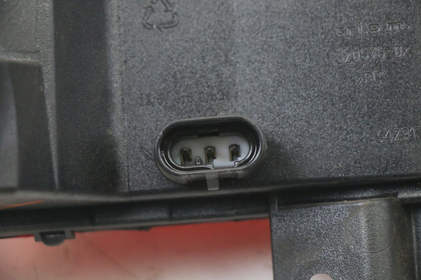 photo de RECHTS ACHTERLICHT PIAGGIO MP3 500 (2014 - 2017) - Staat van het oppervlak