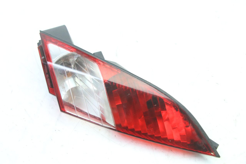 photo de RECHTS ACHTERLICHT PEUGEOT SATELIS COMPRESSOR K15 125 (2006 - 2009) - Zoom op gebruiksstaat