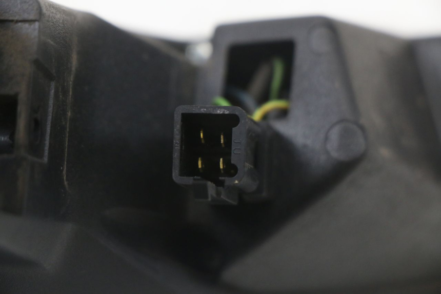 photo de RECHTS ACHTERLICHT PEUGEOT SATELIS 125 (2010 - 2012) - Markeringen en referenties