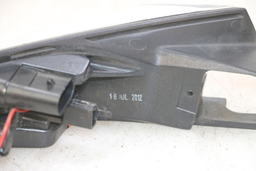 photo de RECHTS ACHTERLICHT PEUGEOT SATELIS 125 (2013 - 2018) - Zoom op gebruiksstaat