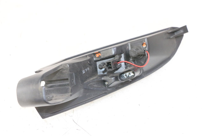 photo de RECHTS ACHTERLICHT PEUGEOT SATELIS 125 (2013 - 2018) - Andere kijkhoek