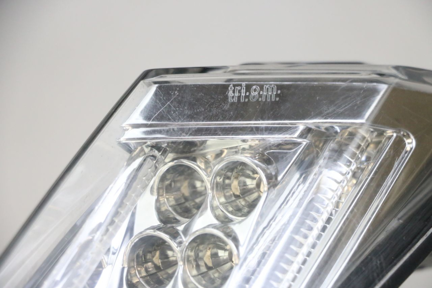 photo de RECHTS ACHTERLICHT PEUGEOT SATELIS 125 (2013 - 2018) - Bevestigingspunten