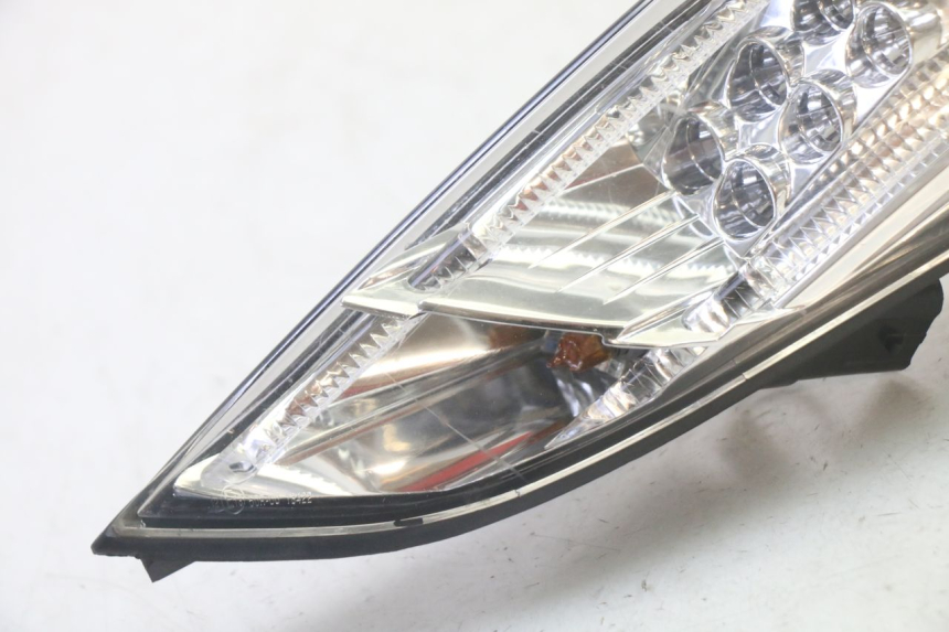 photo de RECHTS ACHTERLICHT PEUGEOT SATELIS 125 (2010 - 2012) - Detail van het onderdeel