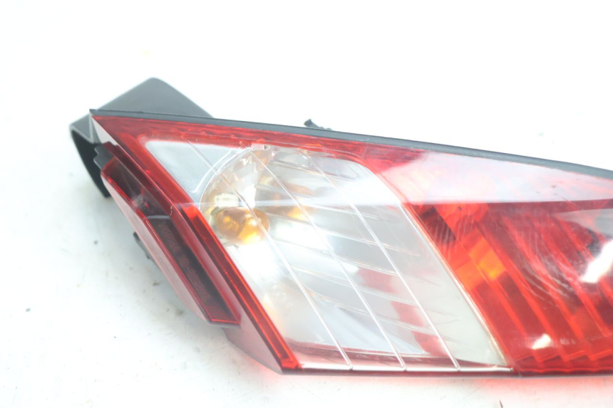 photo de RECHTS ACHTERLICHT PEUGEOT SATELIS 125 (2006 - 2009) - Detail van het onderdeel