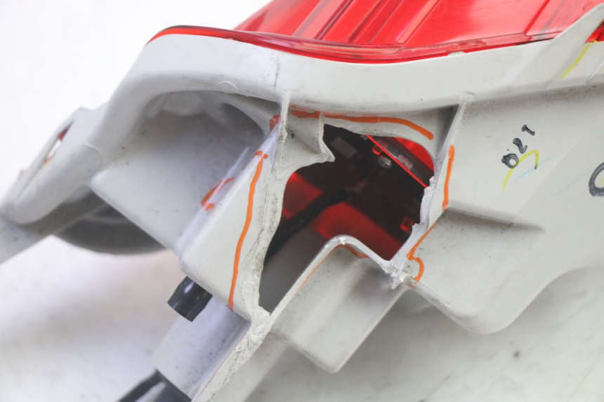 photo de RECHTS ACHTERLICHT YAMAHA TRICITY 300 (2020 - 2024) - Overzicht