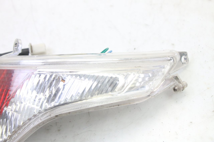 photo de RECHTS ACHTERLICHT PEUGEOT VIVACITY NEW 2T 50 (2008 - 2017) - Zoom op gebruiksstaat