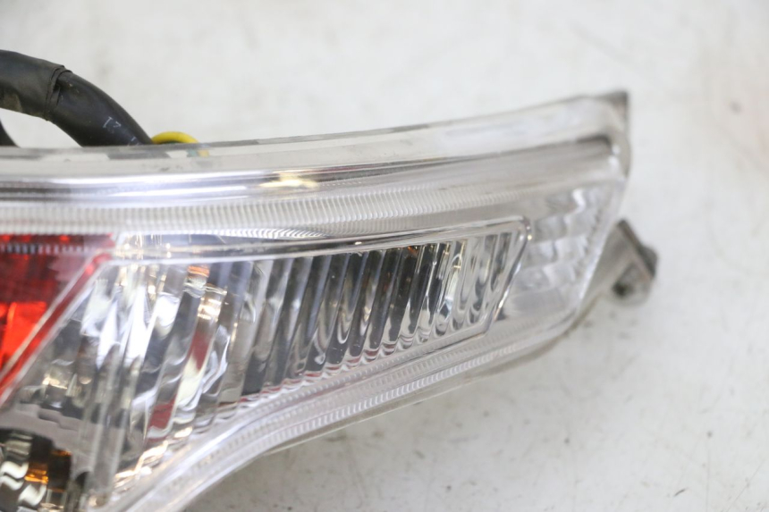 photo de RECHTS ACHTERLICHT PEUGEOT VIVACITY NEW 4T 50 (2008 - 2017) - Zoom op gebruiksstaat