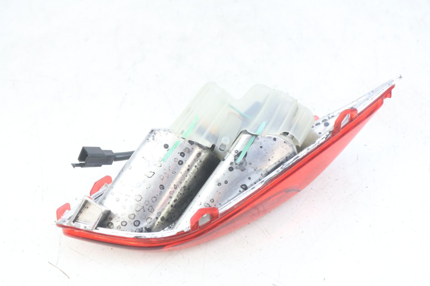 photo de RECHTS ACHTERLICHT YAMAHA X-MAX XMAX 125 (2010 - 2013) - Andere kijkhoek