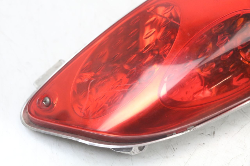 photo de RECHTS ACHTERLICHT YAMAHA XMAX X-MAX 125 (2006 - 2009) - Detail van het onderdeel