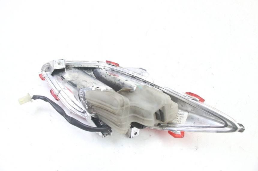 photo de RECHTS ACHTERLICHT YAMAHA X-MAX XMAX 125 (2010 - 2013) - Technische close-up