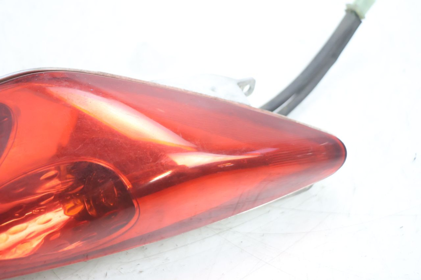 photo de RECHTS ACHTERLICHT YAMAHA XMAX X-MAX 125 (2006 - 2009) - Zoom op gebruiksstaat