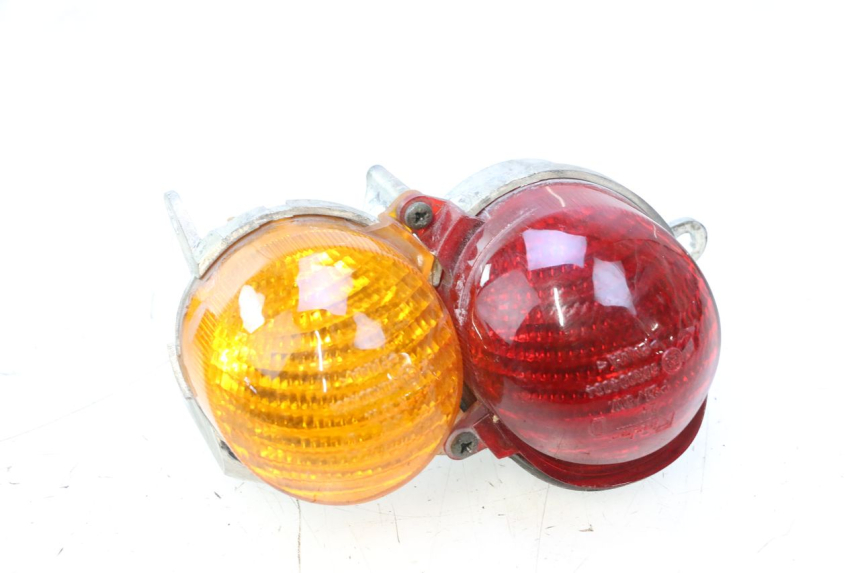 photo de RECHTS ACHTERLICHT YAMAHA YP MAJESTY 125 (1998 - 2001) - Zoom op gebruiksstaat