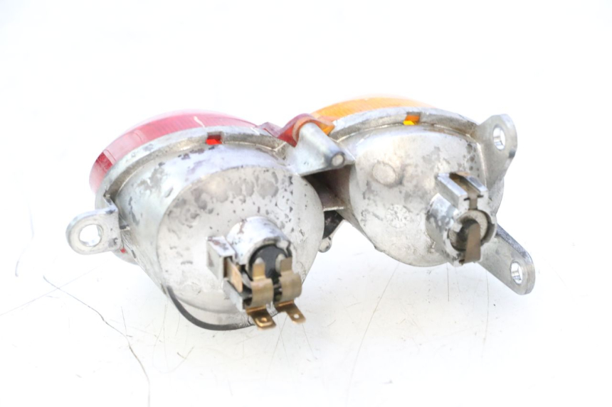 photo de RECHTS ACHTERLICHT YAMAHA YP MAJESTY 125 (1998 - 2001) - Technische close-up