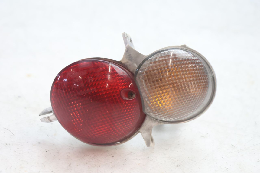 photo de RECHTS ACHTERLICHT YAMAHA YP MAJESTY 125 (2002 - 2006) - Detail van het onderdeel