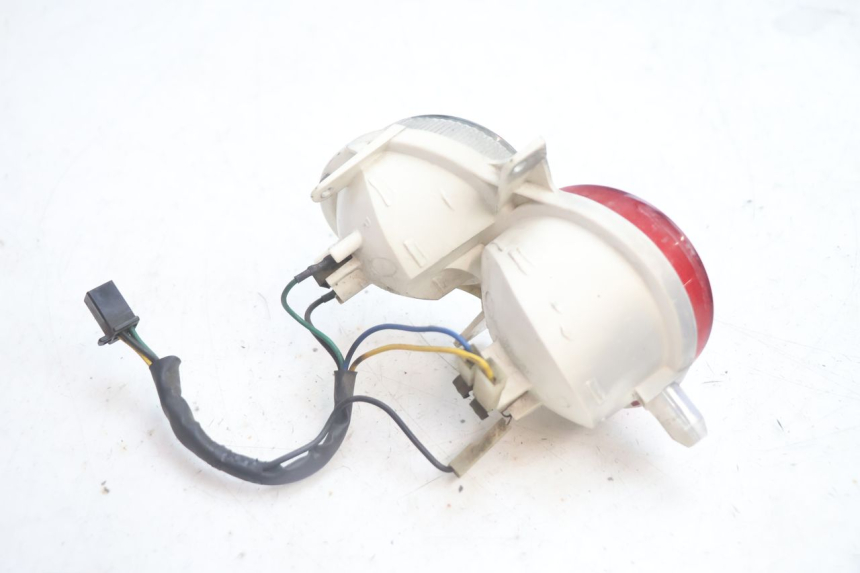 photo de RECHTS ACHTERLICHT YAMAHA YP MAJESTY 125 (2002 - 2006) - Technische close-up