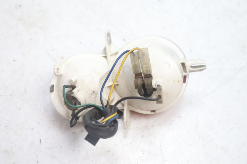 photo de RECHTS ACHTERLICHT YAMAHA YP MAJESTY 125 (2002 - 2006) - Overzicht