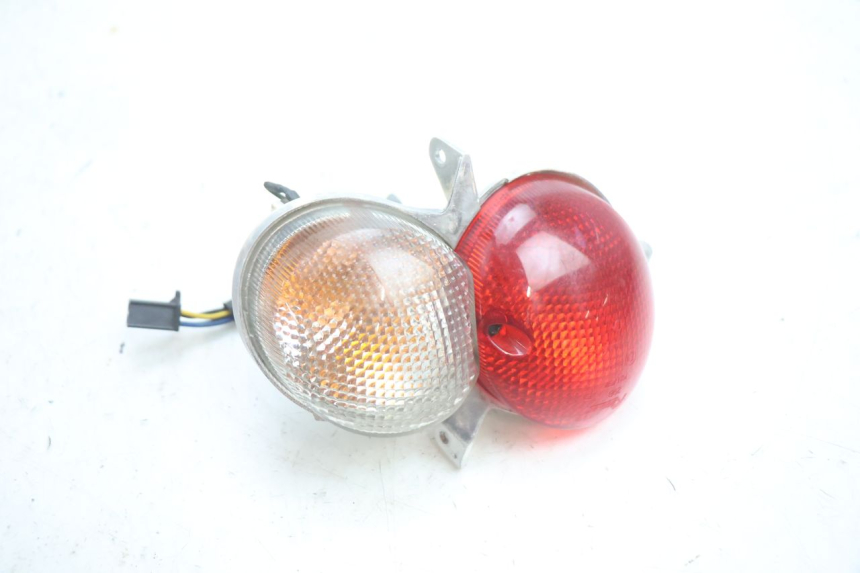 photo de RECHTS ACHTERLICHT YAMAHA YP MAJESTY 125 (2002 - 2006) - Detail van het onderdeel