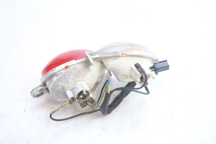 photo de RECHTS ACHTERLICHT YAMAHA YP MAJESTY 125 (2002 - 2006) - Zoom op gebruiksstaat