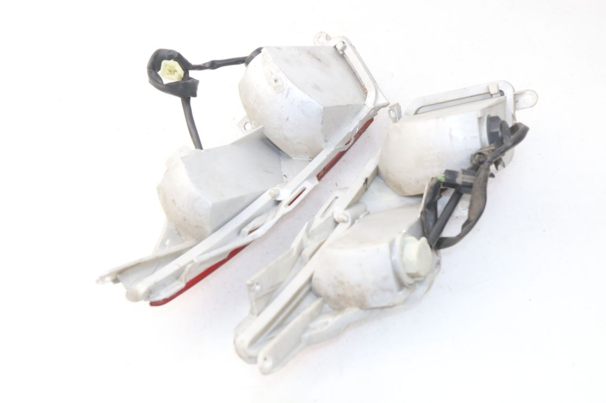 photo de ACHTERLICHT HONDA FES PANTHEON 125 (2003 - 2007) - Andere kijkhoek