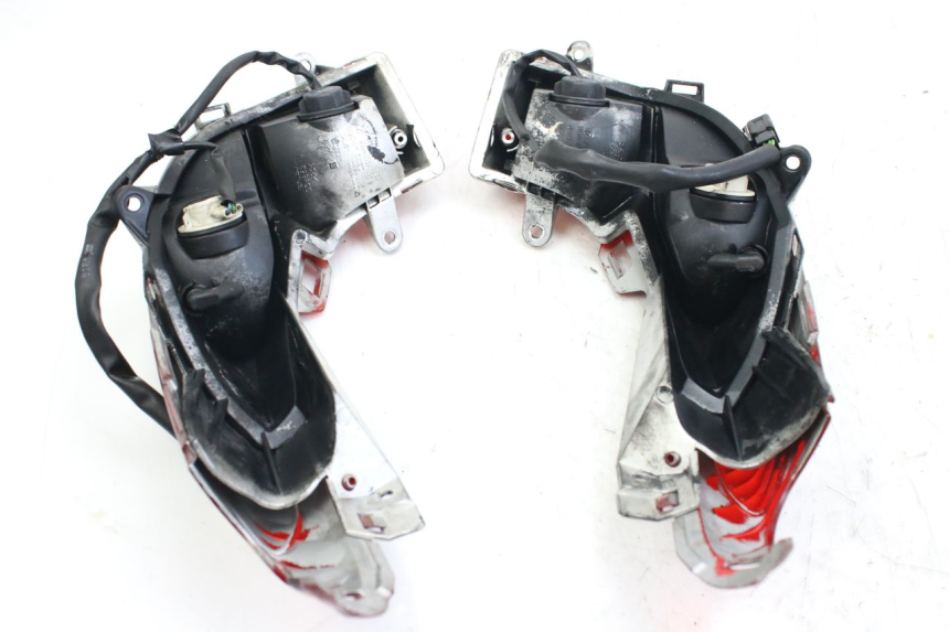 photo de ACHTERLICHT HONDA FES S-WING SWING ABS 125 (2007 - 2015) - Zoom op gebruiksstaat