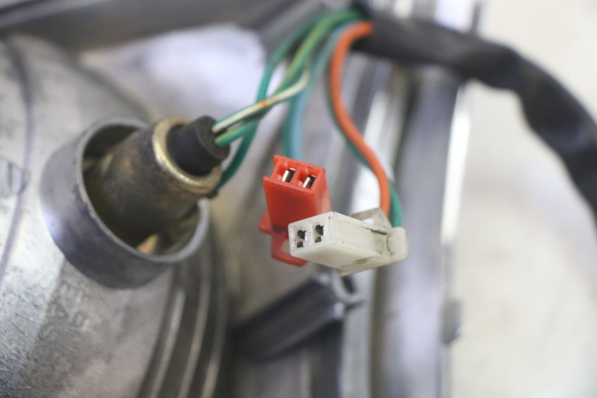 photo de ACHTERLICHT SYM FIDDLE 3 III 125 (2014 - 2020) - Bevestigingspunten