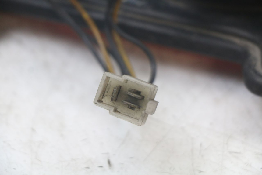 photo de ACHTERLICHT YAMAHA FJ 3CX 1200 (1986 - 1996) - Zoom op componenten