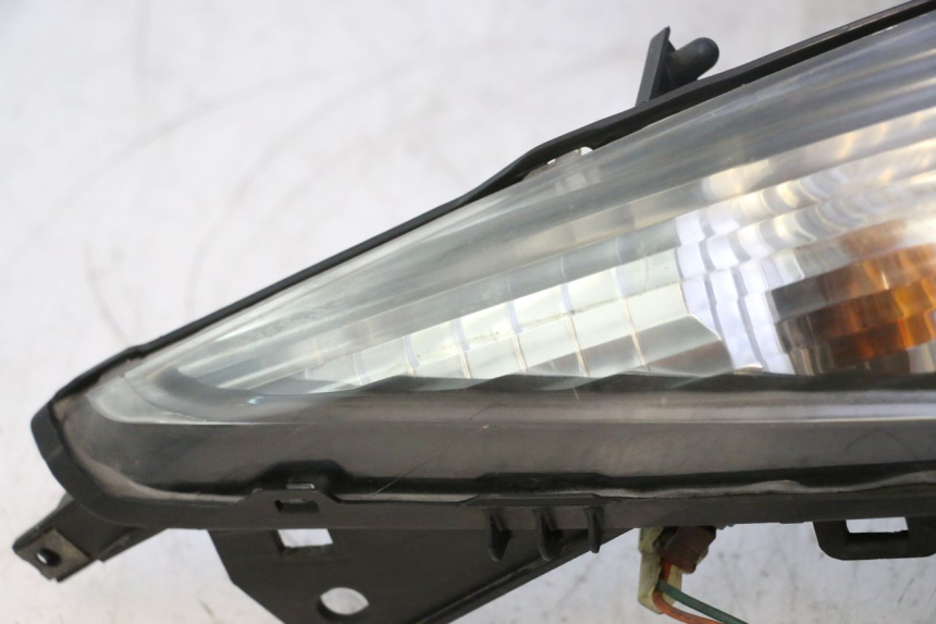 photo de ACHTERLICHT HONDA FJS SILVER WING SILVERWING 400 (2005 - 2008) - Bevestigingspunten