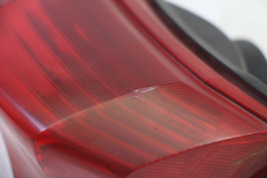 photo de ACHTERLICHT YAMAHA FZ6 N FAZER 600 (2004 - 2006) - Bevestigingspunten