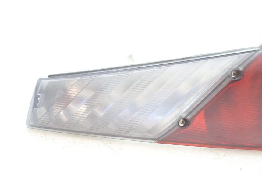 photo de LINKER ACHTERLICHT APRILIA ATLANTIC S 125 (2010 - 2013) - Detail van het onderdeel