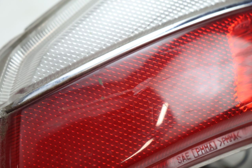 photo de LINKER ACHTERLICHT SUZUKI BURGMAN EXECUTIVE ABS 650 (2006 - 2012) - Detail van het onderdeel