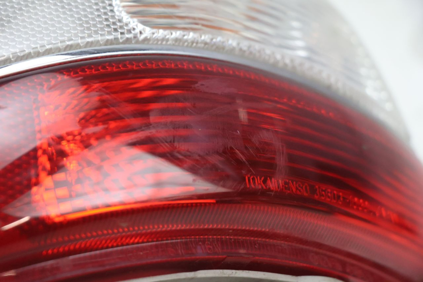 photo de LINKER ACHTERLICHT SUZUKI BURGMAN EXECUTIVE ABS 650 (2006 - 2012) - Zoom op gebruiksstaat