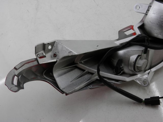 photo de LINKER ACHTERLICHT HONDA FES S-WING SWING 125 (2007 - 2015) - Technische close-up