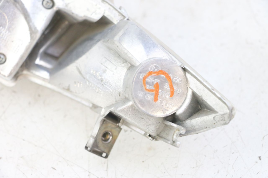 photo de LINKER ACHTERLICHT PIAGGIO IE MP3 YOURBAN 300 (2011 - 2016) - Andere kijkhoek