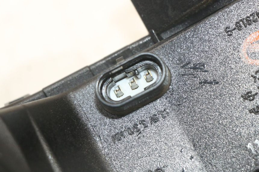 photo de LINKER ACHTERLICHT PIAGGIO MP3 HPE 350 (2018 - 2020) - Markeringen en referenties