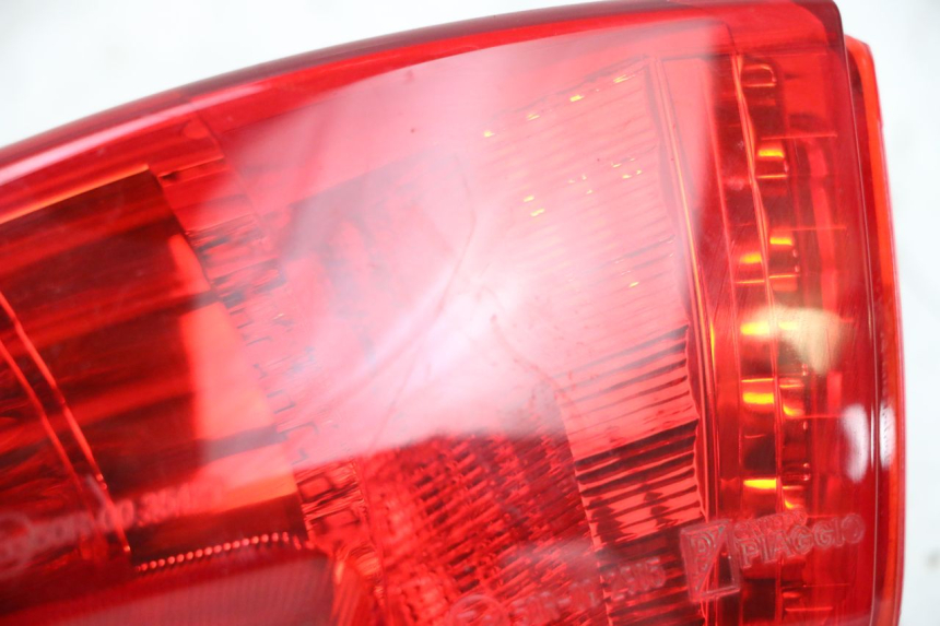 photo de LINKER ACHTERLICHT PIAGGIO MP3 HPE 300 (2019 - 2026) - Detail van het onderdeel